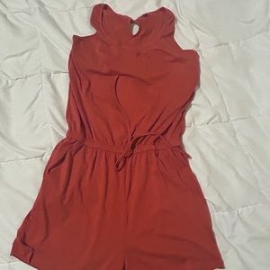 Short jumpsuit with pockets